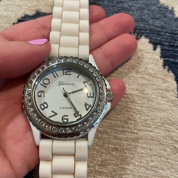 Geneva Accessories - White with diamonds- rubber wristband watch